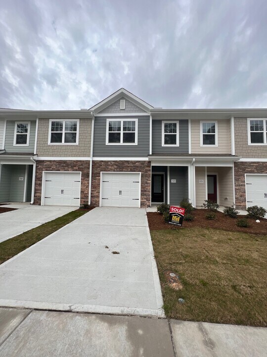 5317 Stream Stone Way in Raleigh, NC - Building Photo