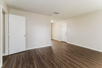 7218 Wren Cir in Texas City, TX - Foto de edificio - Building Photo