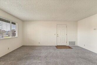 El Sereno Apartments in Chico, CA - Foto de edificio - Building Photo