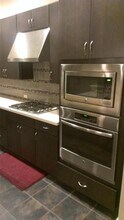 800 Waterfall Way in Austin, TX - Building Photo - Building Photo