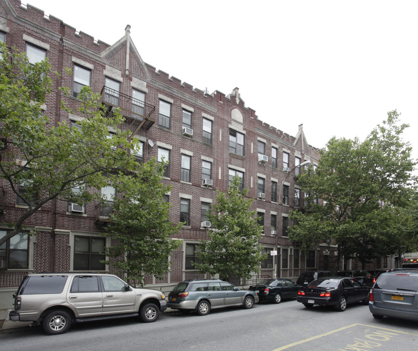 Sylvia Court in Brooklyn, NY - Building Photo