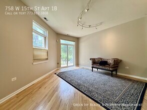 758 W 15th St in Chicago, IL - Building Photo - Building Photo