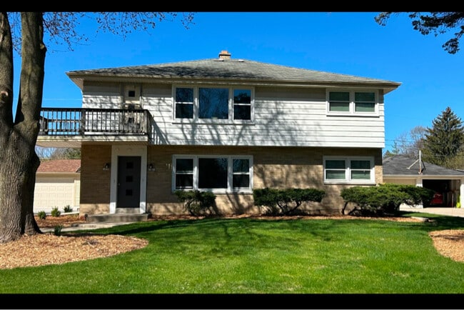 property at 1641 N 116th St