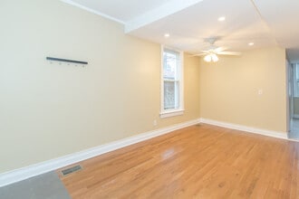 3446 N Damen Ave, Unit Coach house in Chicago, IL - Building Photo - Building Photo