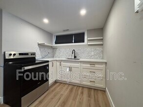 95 Cardinal Dr in Hamilton, ON - Building Photo - Building Photo