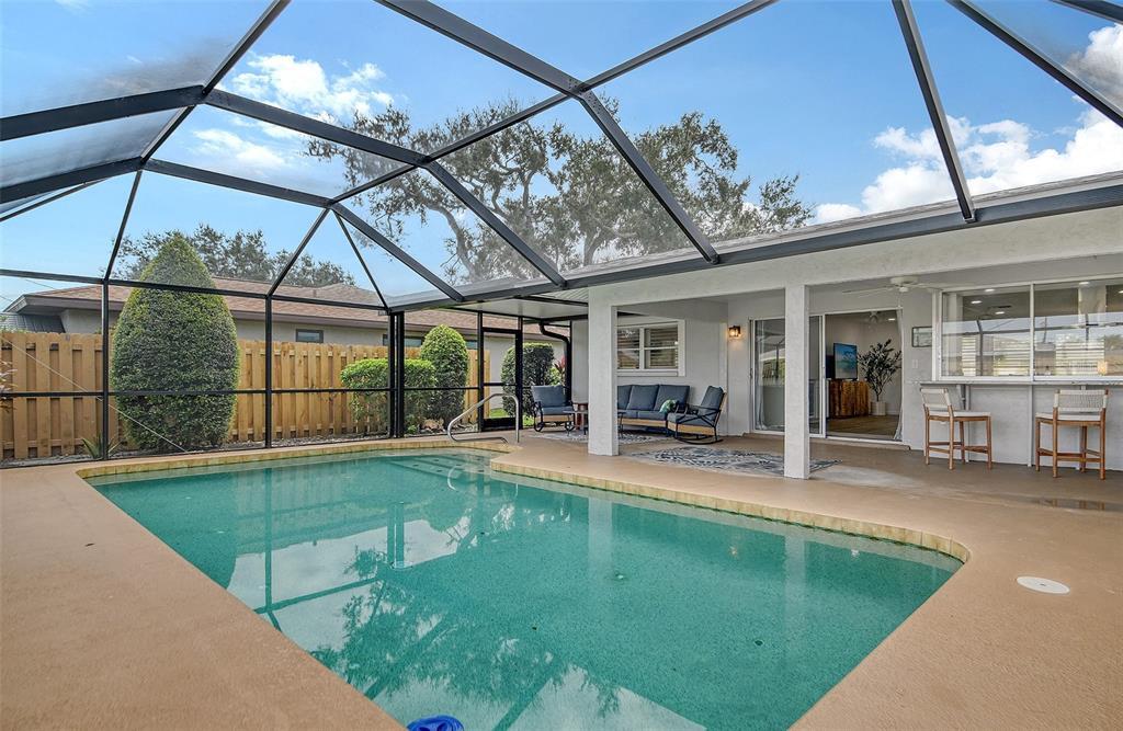 6722 Roxbury Dr in Sarasota, FL - Building Photo