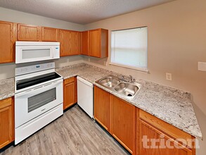 1826 Blue Pine Ln in Indianapolis, IN - Building Photo - Building Photo