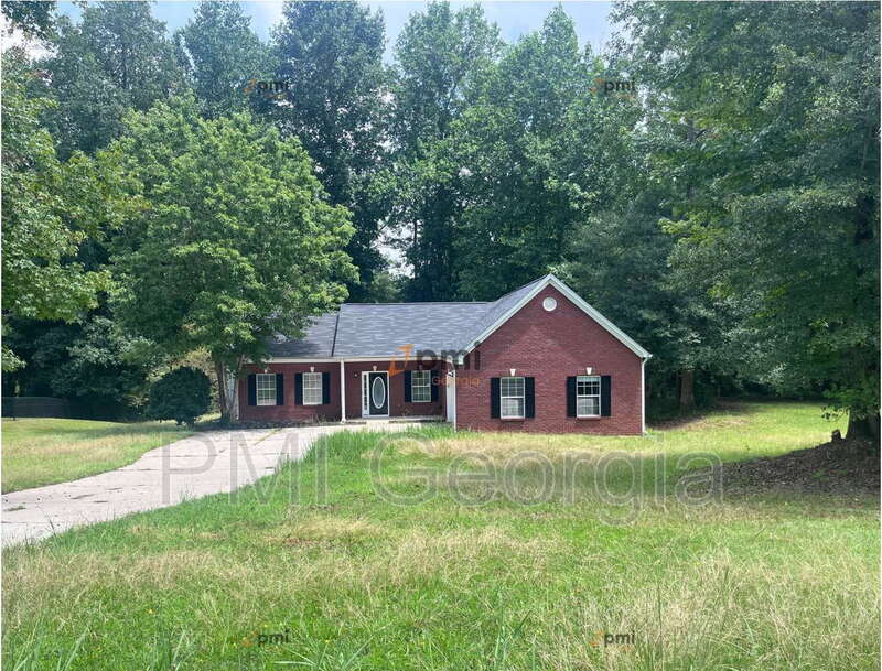 224 Autumn Ridge Dr in Griffin, GA - Building Photo
