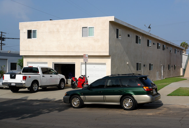 525 E Franklin Ave in El Segundo, CA - Building Photo - Building Photo