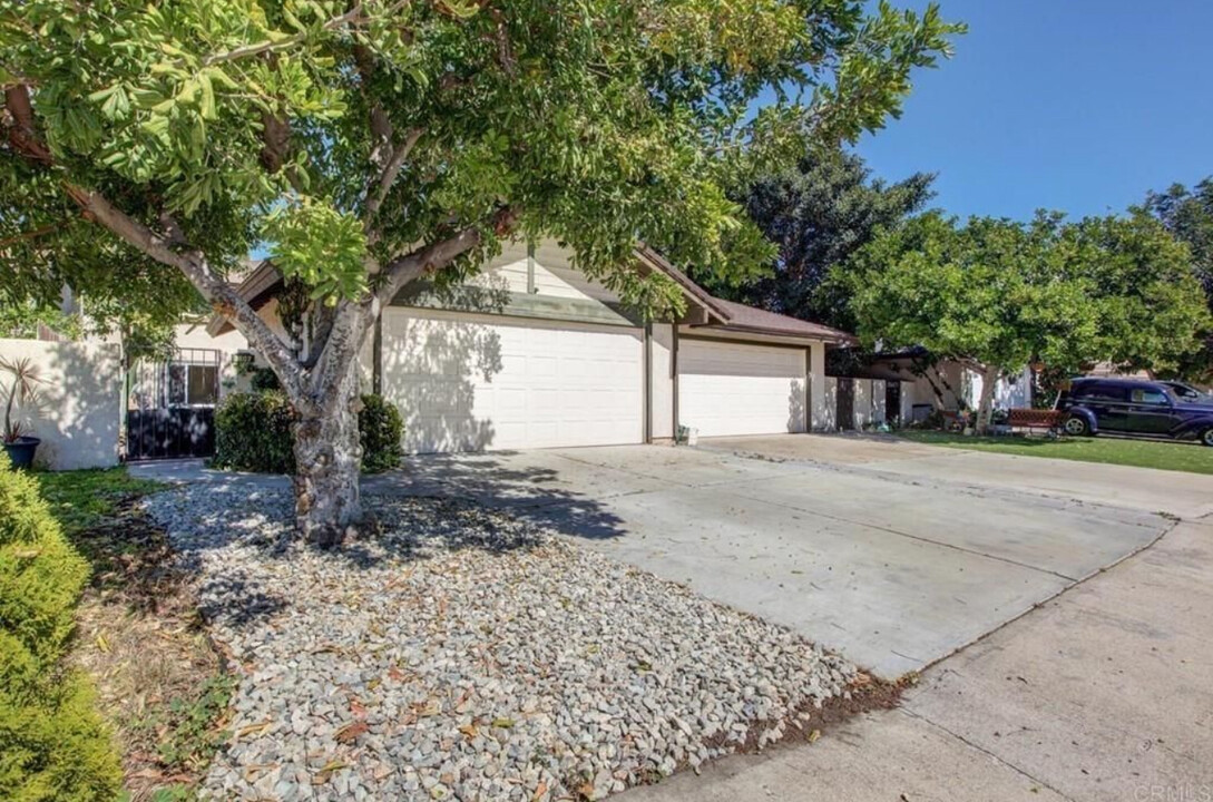 3603 W Park Balboa Ave, Unit 1 in Orange, CA - Foto de edificio