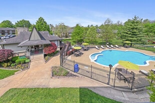 Bardstown Forest in Louisville, KY - Building Photo