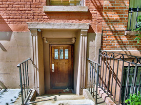 151 West 10th Street in New York, NY - Building Photo