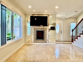 686 Park Dr, Unit B2 in Costa Mesa, CA - Building Photo - Building Photo