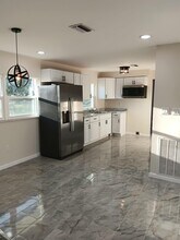 107 Bedford Dr in Fort Pierce, FL - Building Photo - Building Photo