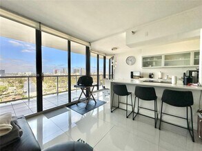 3640 Yacht Club Dr in Aventura, FL - Foto de edificio - Building Photo