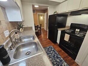 The Crest Apartments in Houston, TX - Foto de edificio - Building Photo