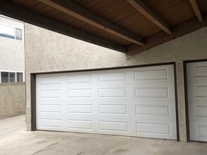 2411 Mathews Ave in Redondo Beach, CA - Foto de edificio - Interior Photo