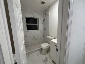 431 N East Ave, Unit 433 in Sarasota, FL - Building Photo - Building Photo