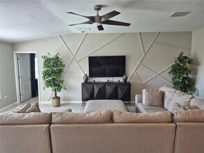 7033 King Crk Dr in Sun City Center, FL - Building Photo - Building Photo