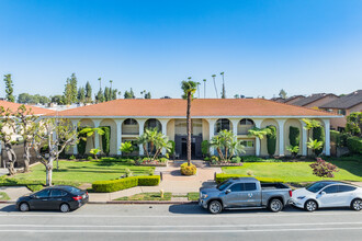 620-630 W Huntington Dr in Arcadia, CA - Foto de edificio - Building Photo