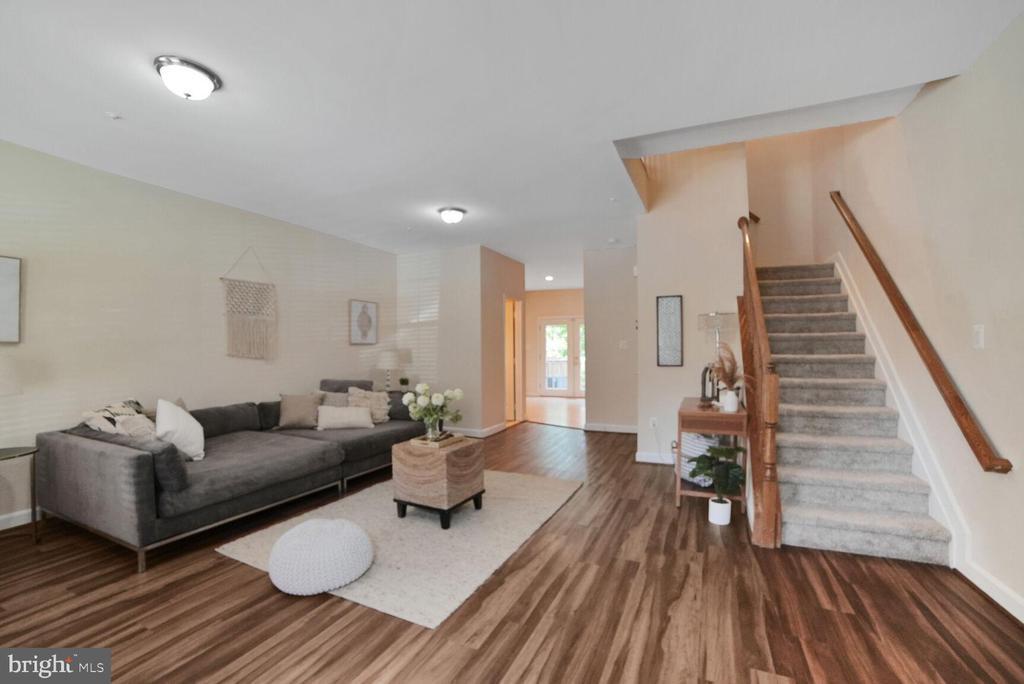 6134 Pine Crest Ln in Frederick, MD - Building Photo