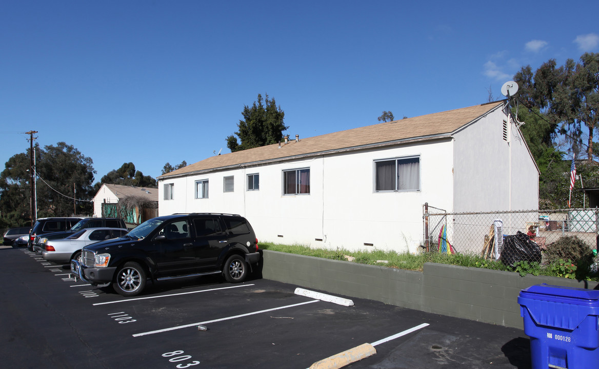 535-541 T St in National City, CA - Building Photo