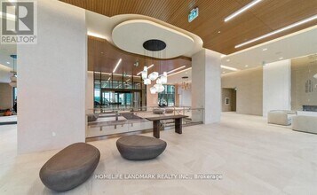8960 Jane St in Vaughan, ON - Building Photo - Building Photo