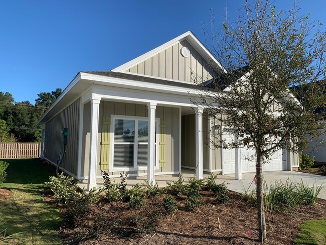 491 Lightning Bug Ln in Freeport, FL - Building Photo - Building Photo