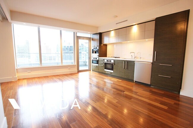 667 Howe St in Vancouver, BC - Building Photo - Building Photo