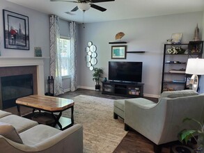 408 Adirondac Way in Bonaire, GA - Building Photo - Building Photo