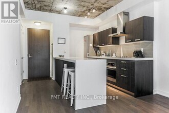560-560 King St W in Toronto, ON - Building Photo - Building Photo