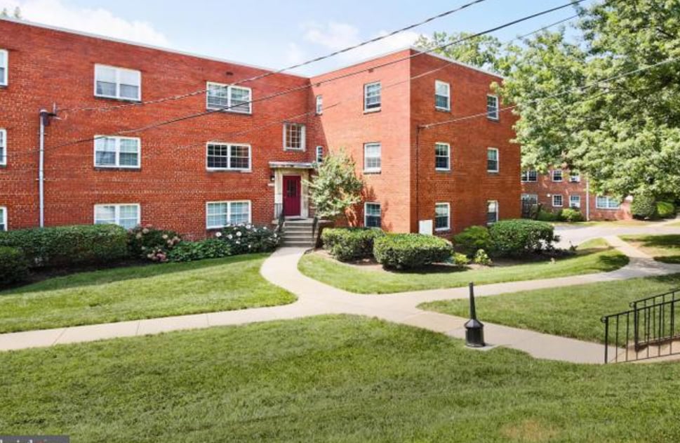 5216 8th Rd S, Unit 8 in Arlington, VA - Building Photo