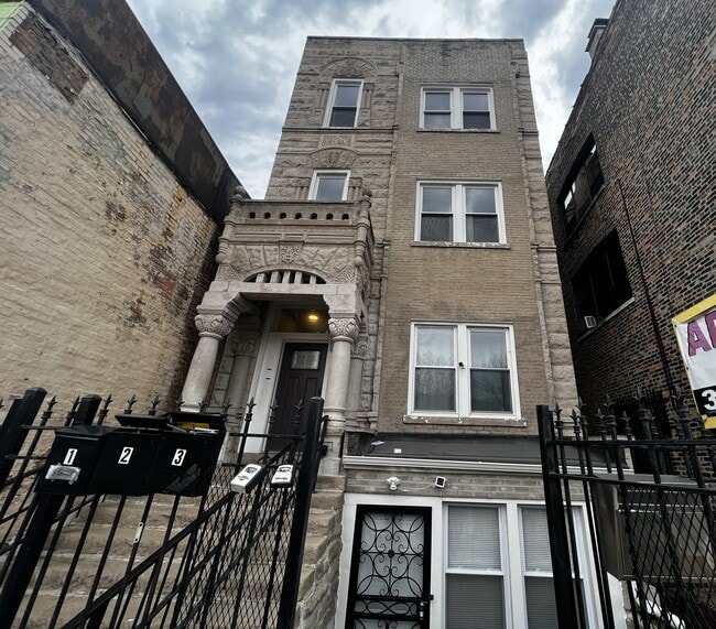 1307 S Kedzie Ave, Unit Basement