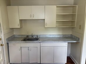 1111 Sykes Ave in Greensboro, NC - Building Photo - Building Photo