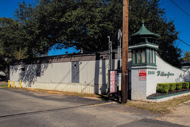 Willow Green in Houston, TX - Building Photo - Building Photo