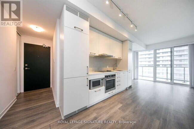 property at 87-3787 Peter St