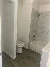 4619 S Raymond Ave in Los Angeles, CA - Building Photo - Building Photo