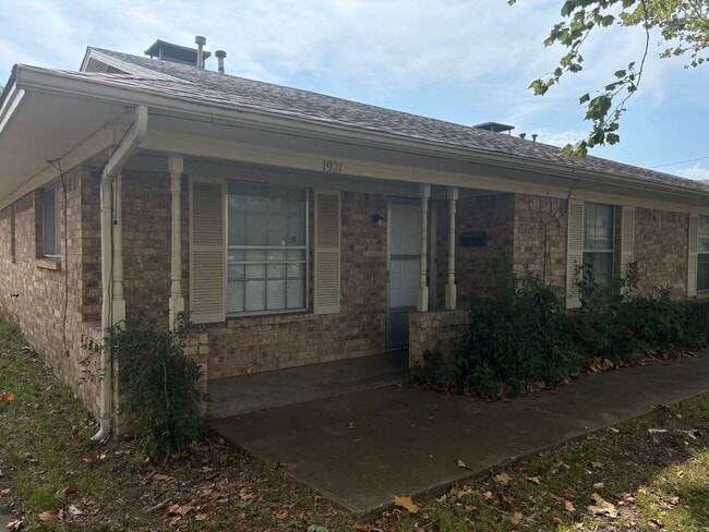 property at 1921-1923 Yarborough Dr