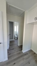 9948 Bevis Ave, Unit 1/2 in Mission Hills, CA - Foto de edificio - Building Photo