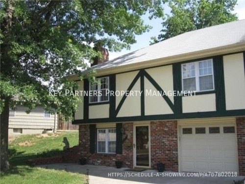 property at 7175 NW Chapel Woods Cir