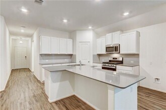 5828 Bellissima Way in Round Rock, TX - Foto de edificio - Building Photo