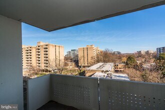 1250 4th St SW-Unit -W409 in Washington, DC - Building Photo - Building Photo