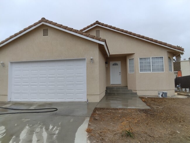 property at 585 Hildale Cir