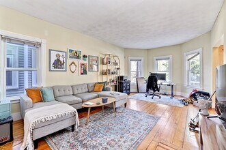 24 Crescent St, Unit 1 in Cambridge, MA - Building Photo - Building Photo