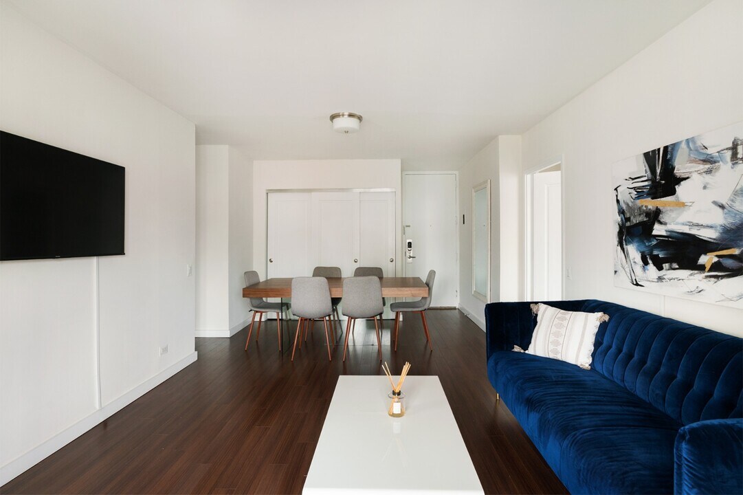 401 E 34th St in New York, NY - Building Photo