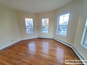 71 Winchester St in Medford, MA - Foto de edificio - Building Photo