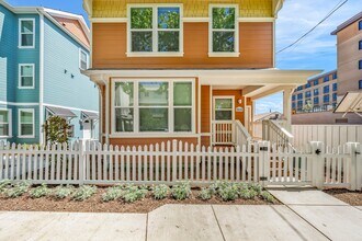 2016 Dwight Way, Unit B in Berkeley, CA - Building Photo - Building Photo