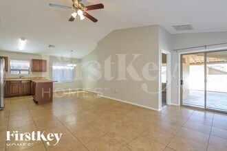 8388 S Gupta Dr in Tucson, AZ - Foto de edificio - Building Photo