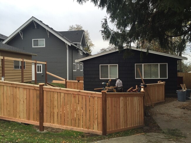 2710 S King St in Seattle, WA - Building Photo - Building Photo