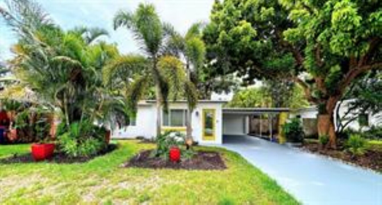 828 NE 16th Ct in Fort Lauderdale, FL - Building Photo